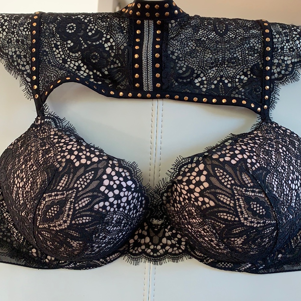 Victoria’s Secret very sexy push up bra.